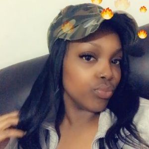 Meet your Posher, Olivia